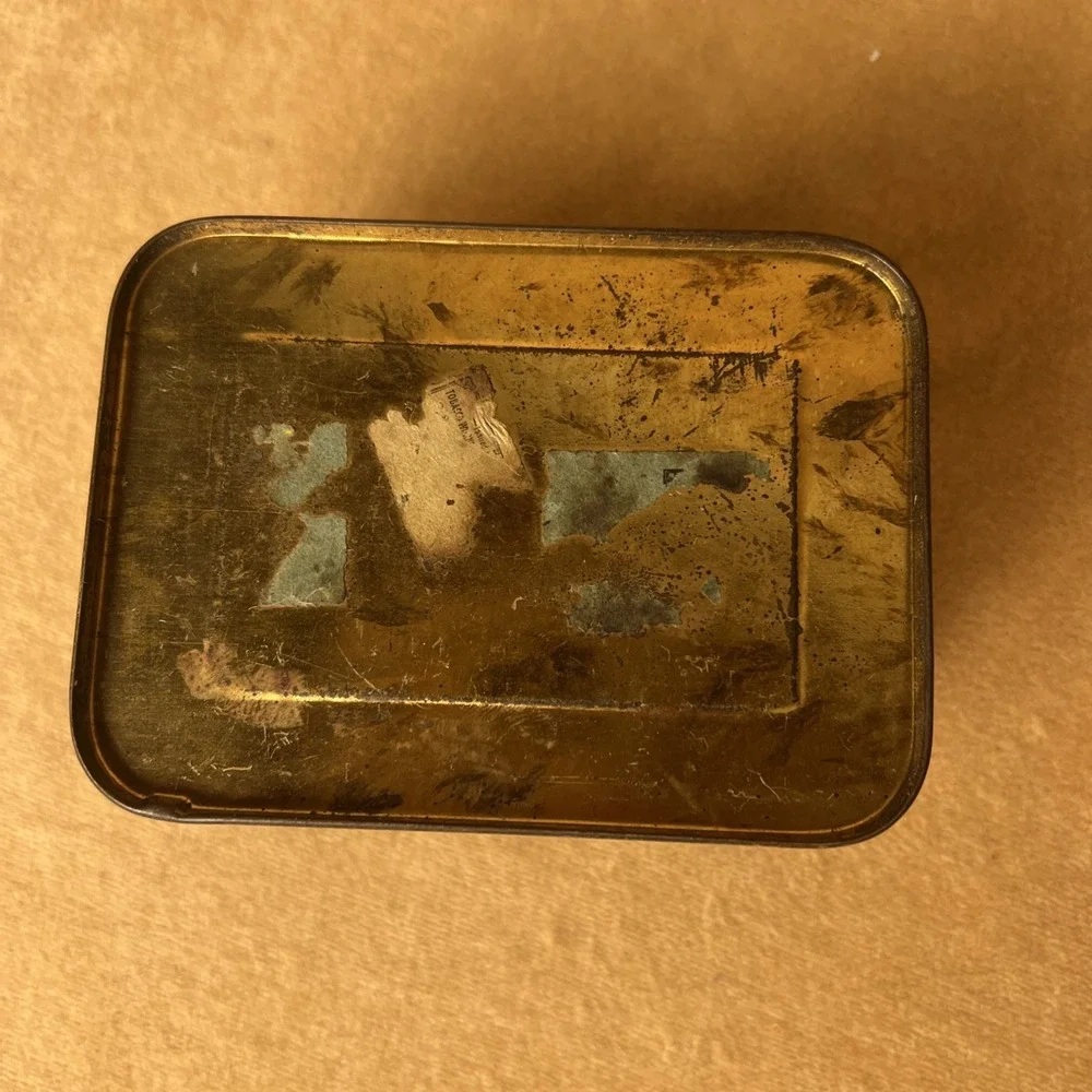 VINTAGE BLUE TIN Edgeworth Extra High Grade Plug Slice Tim